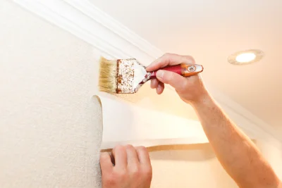Pose de papier peint à Giocatojo — revêtements muraux et toiles de verre